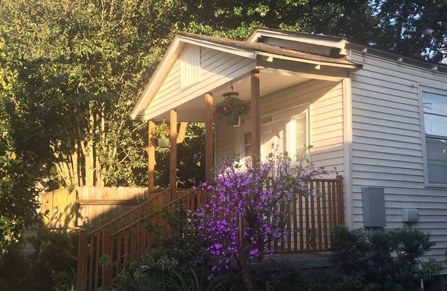 Adorable créole Guest Cottage, quelques pas des magasins, des restaurants et Parade Route!