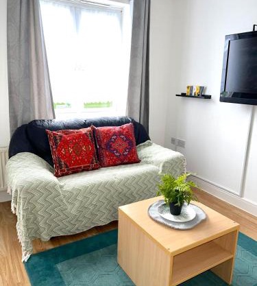 Crescent Apartment - Modern 1 Bedroom First Floor