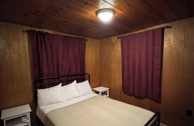 Crest Lodge Historic Mountain Inn