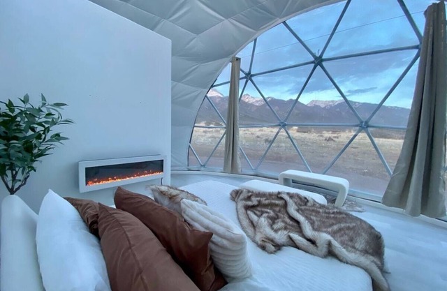 CrestDomes: Stargazers Paradise
