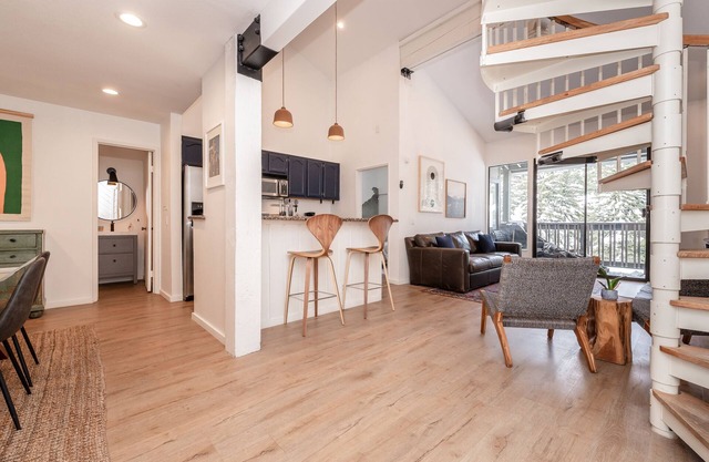 R��cemment mis à jour Spacieux et mis à jour, 1 chambre + mezzanine, 3 salles de bains, 7 couchages!
