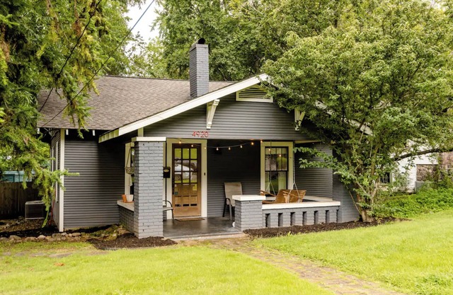 Crestwood Bungalow- Pet friendly w/ heated POOL