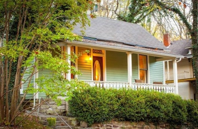 Cricket Cottage Down Town Eureka Springs
