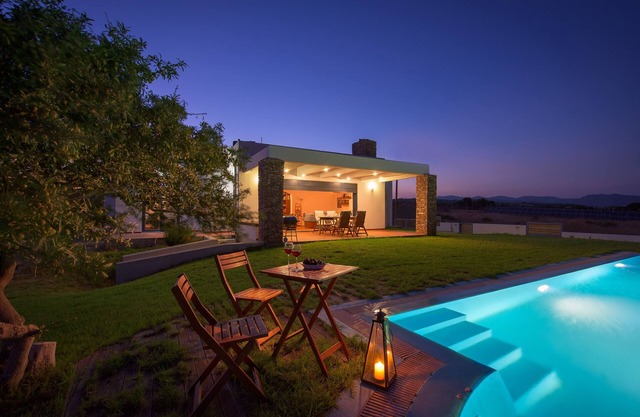 Villa Cristelia en bord de mer et piscine