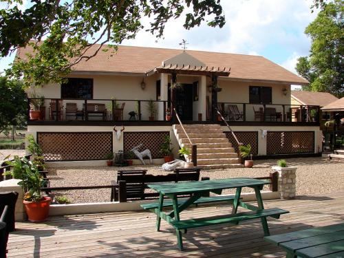 CROOКED TREE LODGE Belize