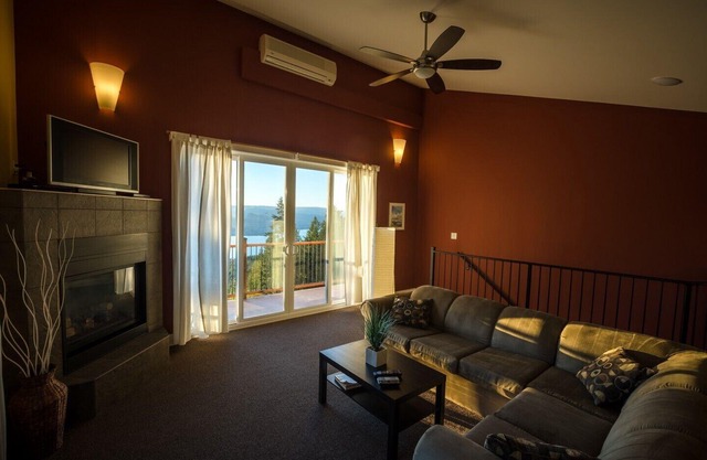 Crooked Tree Guest Suites - Le sapin Suite
