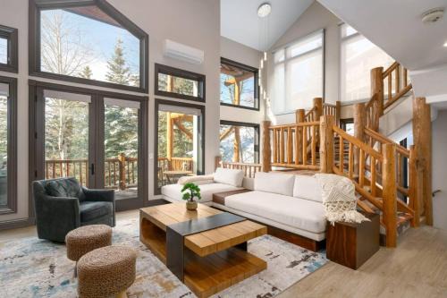 Cross Timbers Chalet - Free Shuttle - Summer AC