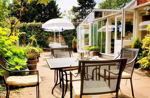 Crown House Hotel