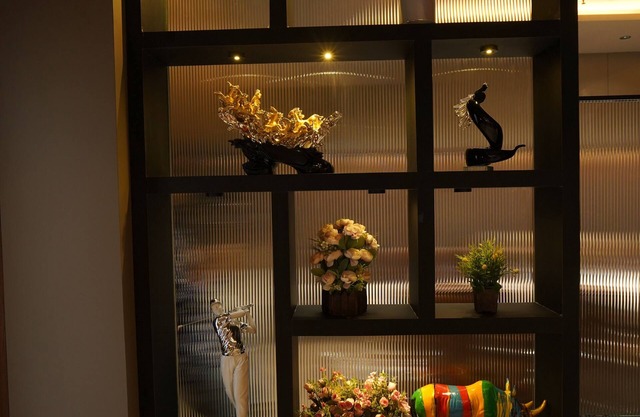 CROWN PARK LUXURY HOTEL