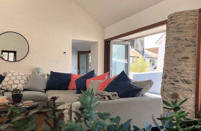 Superbe conversion de grange au cœur du village de Croyde.