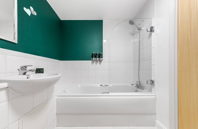 Appartement-Balcon-Salle de bain privée séparée