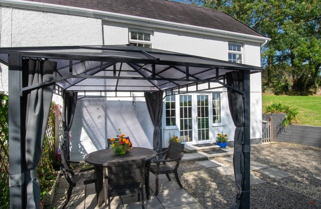 Crwcca Farm Cottage - Deux Chambres Maison, Couchages 4