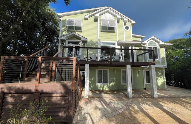 Crystal Conch sleeps 16, private home close to beach access