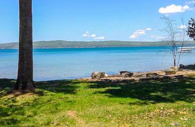 Crystal Lake Cozy, Cottage calme avec grande plage et pelouse