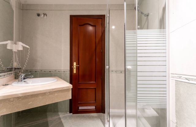 ct 240 - beachfront apartment -don juan manilva