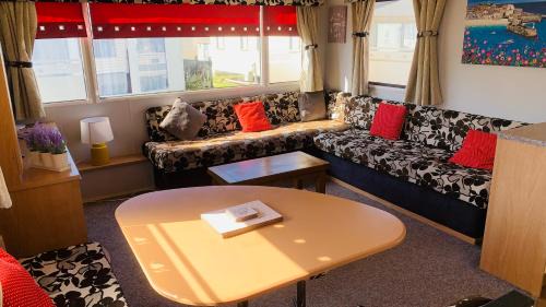 CT28 Three Bedroom Holiday Home, close to Heated Pool, Amusements and Beach Fantastic Facilities & Top rated holiday park in North Wales PASSES NOT INCLUDED