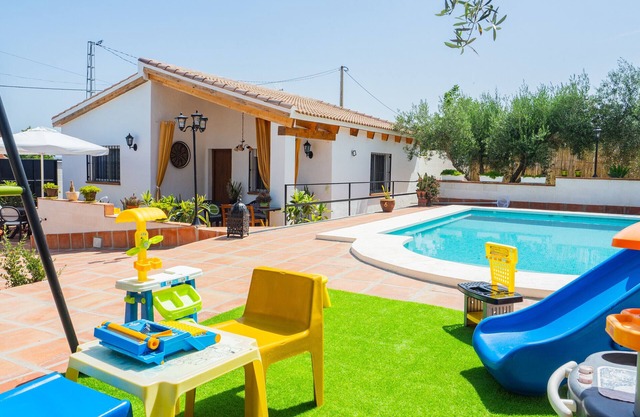 Cubo's Casa Rural Entre Olivos del Azahar / piscine privée / climatisation / wifi gratuit