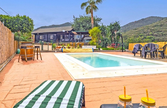Cubo's Casa Rural Satajesa / piscine privée / animaux / climatisation