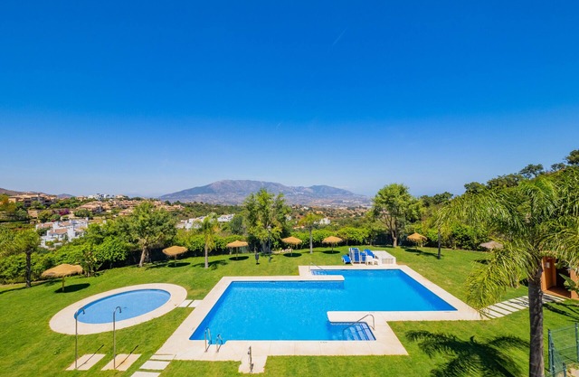 Cubo's Marbella Hill View Golf / Climatisation / wifi gratuit / parking gratuit