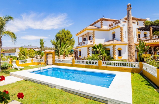 Cubo's Villa Fina & Minigolf included
