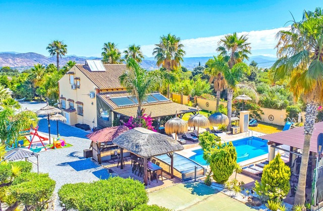 Cubo's Villa Las Palmeras Altas / piscine privée / climatisation / espace enfants / wifi gratuit