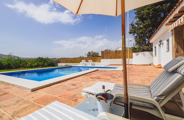 Cubo's Villa Antonio. Wifi, climatisation, piscine,.