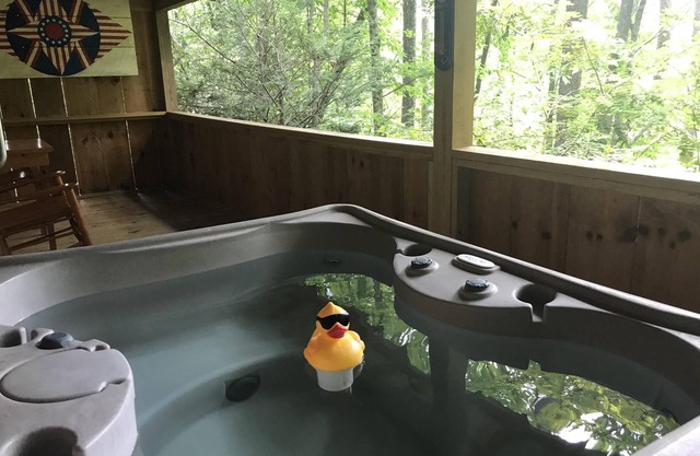 Cuddle Up and Relax- Spa Privé, Cheminée, Romantique, Vue, WiFi gratuit, Animaux acceptés