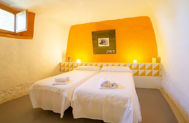 Gîte Cuevas Rurales Bardeneras pour 5 personnes