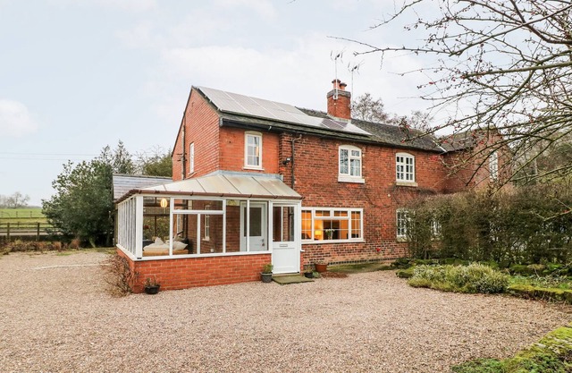 Culland Cottages West, BRAILSFORD