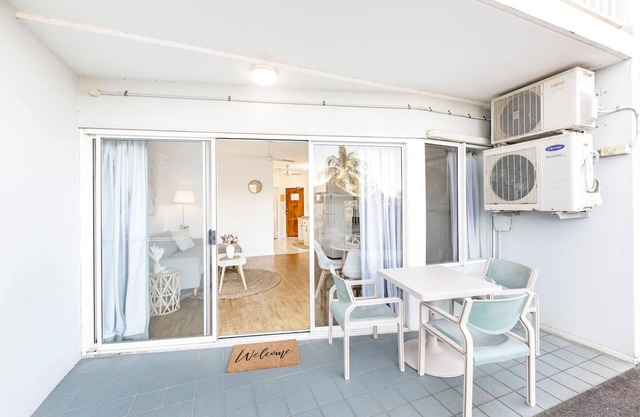 Cullen Bay Calm Tropical Poolside Living