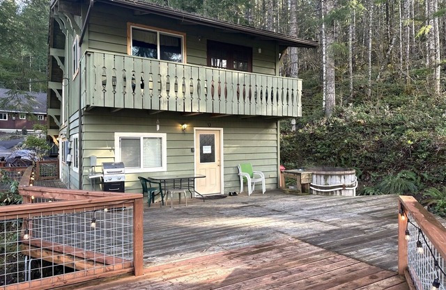 Spa en cèdre, près du mont Rainier, WIFI