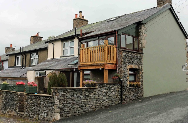 Cumbrian cottage, sleeps 6, in convenient location