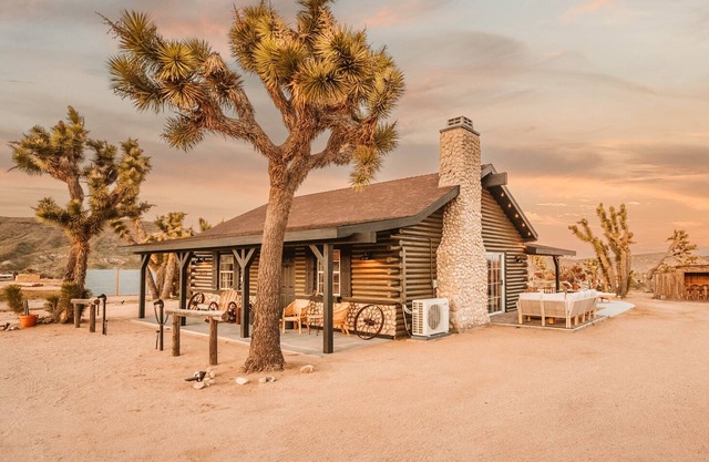 ✦NEW✦ House of Roy: Hot tub, Cowboy Tub, Walk to Pappy’s