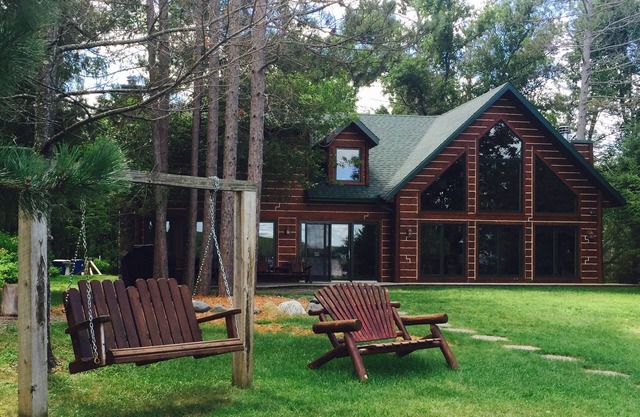 Maison construite sur le lac Round