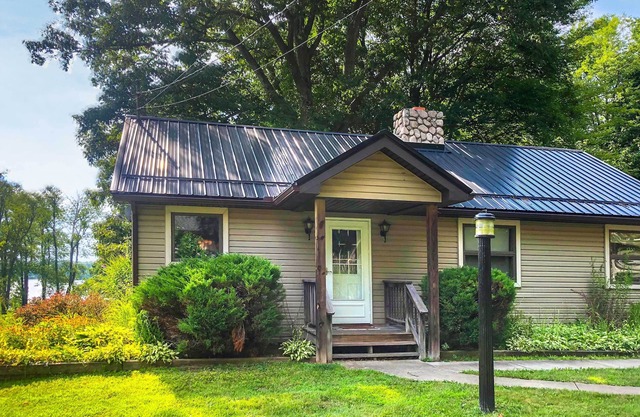 Lakeside construit sur mesure Cottage Jamestown w / vues!