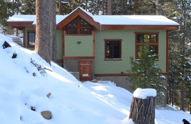 Cottage personnalisé, Air Cond., Cheminée, Vues, Terrasse privée, Centre à la hauteur