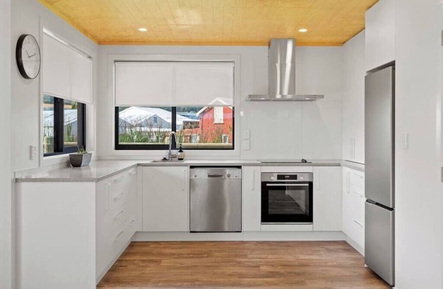 Custom designed holiday home, next to Cycleway.