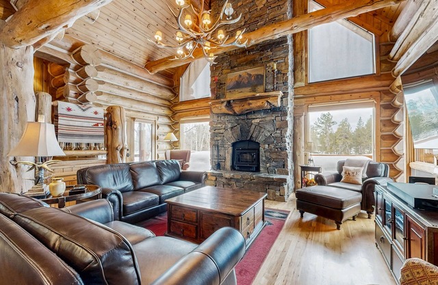 Cabane luxueuse sur mesure avec bain à remous privé et cuisine gastronomique