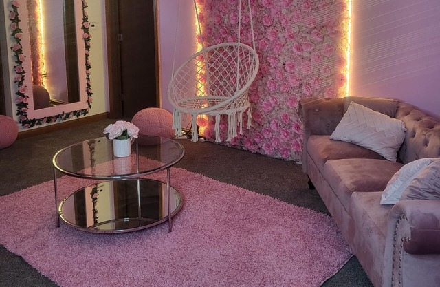 Custom Pink Unit “Glam Girls Getaway” 💕