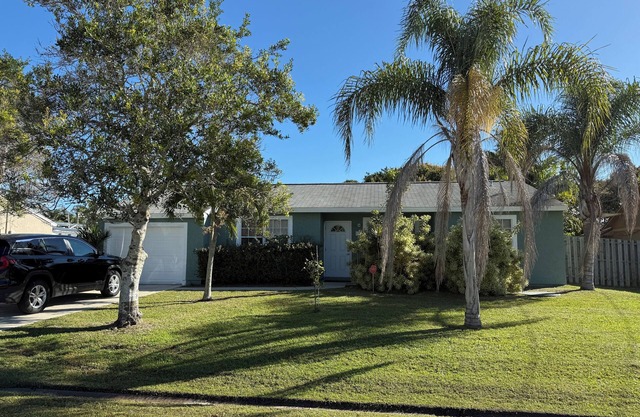 Jolie maison de 3 chambres dans la région de Jensen Beach. 10 min des plages!