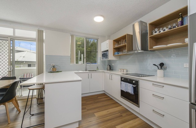 Cute Beachside Apartment - Central Location