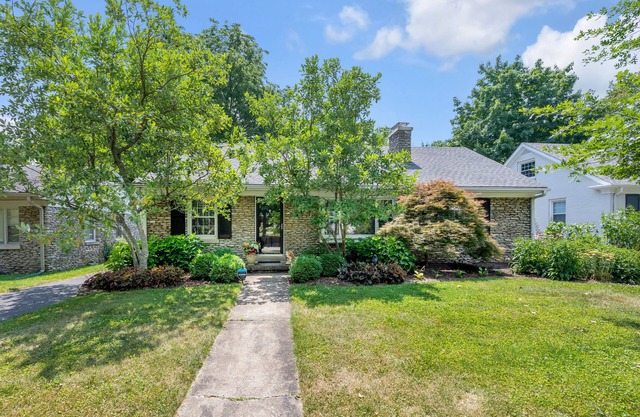 Cute bungalow located in the Fairwood neighborhood of Lexington. #15081244-1