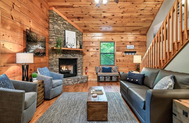 Cute & Comfortable Cabin🌟 HotTub, AirHockey, VideoGames, Pond