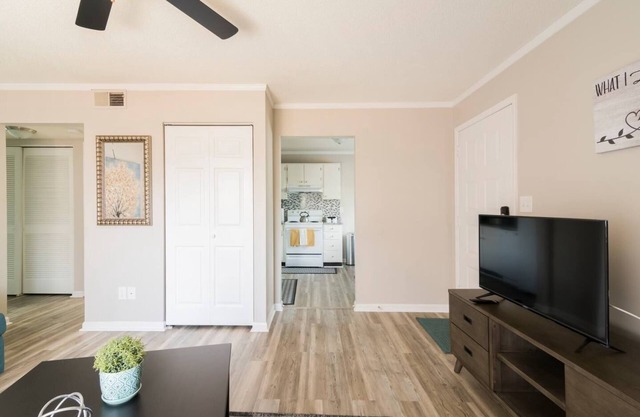 Cute Condo Near Charlotte