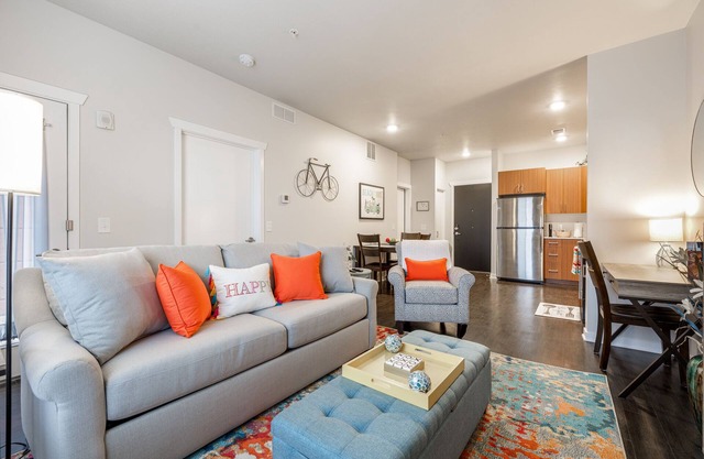 Cute Condo | TART Trail | Bikes | AC | Downtown |