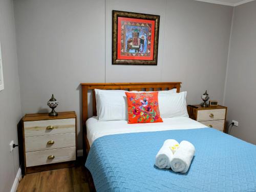 Cute Cottage - 2 Bedrooms - City & Strand Beach Location