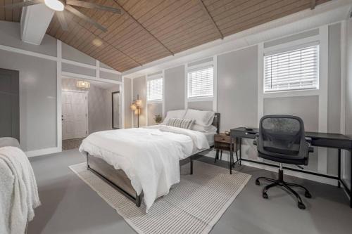 Cute Cottage in the Heights