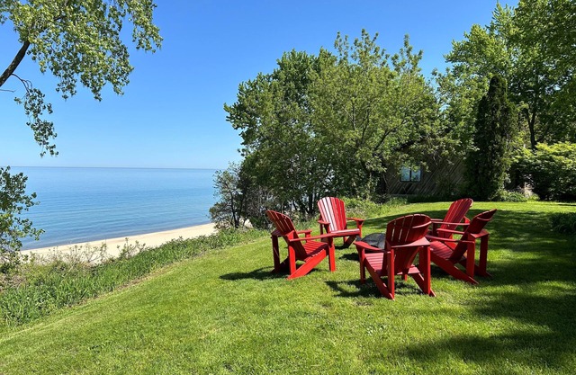 Cute Cottage on the beach with an amazing view overlooking Lake Michigan!