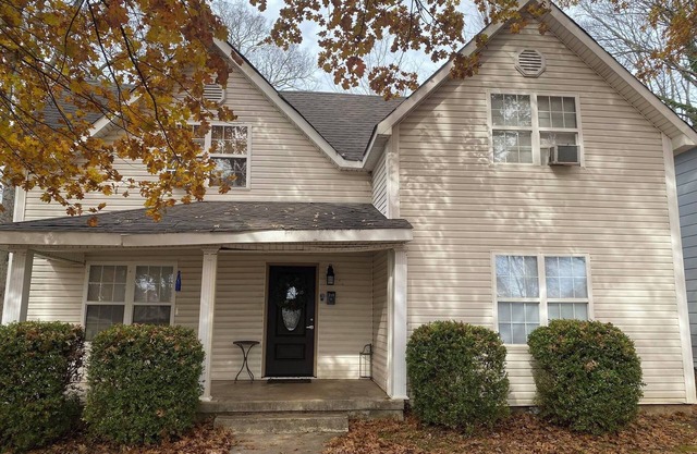 Welcome to 715! Cute Home in Downtown Florence - 4 BR, 2 BA, WiFi, Pet Friendly