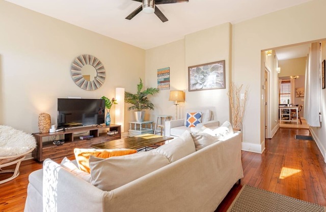 CUTE Home in GTown-4 Miles fm Churchill Downs & KY EXPO CTR! Private Parking!